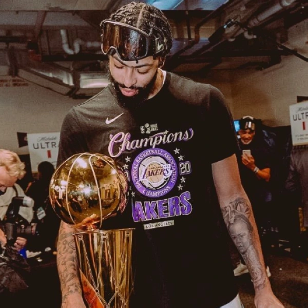 Anthony Davis: A Titan’s Triumph